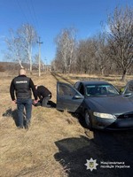 На Вінниччині правоохоронці затримали двох фігурантів, причетних до незаконного переправлення чоловіків за кордон