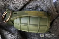 У Копичинцях під час слідчих дій правоохоронці виявили у чоловіка небезпечний боєприпас