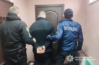 Поліцейські Дніпропетровщини затримали 31-річного чоловіка, який пограбував знайомого