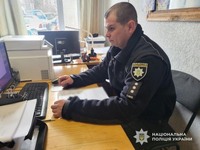 Розбійний напад на зупинці: у Кам`янському районі поліцейські затримали підозрюваного
