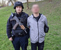 Поліція охорони Києва затримала чоловіка з предметами, схожими на гранати