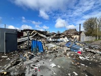 Павлоград оговтується після вчорашньої атаки — пошкоджено близько 10 будинків та магазин