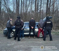 На Житомирщині поліцейські затримали причетного до незаконного переправлення людей через кордон