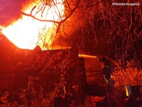 На Синельниківщині пошкоджена інфраструктура — вночі ворог також атакував Нікопольщину та Кривий Ріг