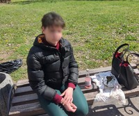Під час патрулювання території міста працівники поліції охорони виявили громадянку 1991 року народження, яка в громадському місці вживала алкогольні напої