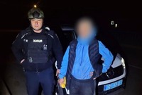 Дніпропетровщина: у Нікополі поліцейські охорони затримали чоловіка за спробу проникнення до кав’ярні