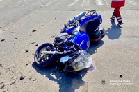 Поліція Черкас розслідує ДТП, у якій постраждали водій мотоцикла та малолітня дівчинка