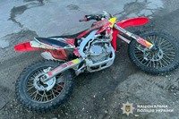 У Миргородському районі поліція розслідує обставини ДТП, в якій загинув водій мотоцикла і травмовано пасажира