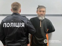 У Чернігові поліцейські затримали підозрюваного у зґвалтуванні та погрозі вбивством жінці