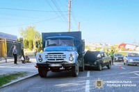 У Хмельницькому поліцейські встановлюють обставини ДТП, у якій травмувалася 75-річна жінка