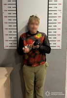 На Львівщині поліцейські затримали зловмисницю, яка жорстоко побила свого батька