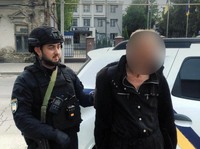 Поліцейські охорони оперативно затримали чоловіка за хуліганські дії