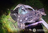 На Полтавщині поліція встановлює обставини смертельного ДТП, унаслідок якої загинув водій легковика