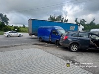 Поліція Вінниччини розслідує обставини двох дорожньо-транспортних пригод з травмованими