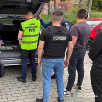 У Тернополі поліцейські затримали зловмисника, який незаконно переправляв військовозобов’язаних за кордон