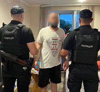 У Києві поліцейські охорони виявили чоловіка, який зберігав боєприпаси