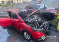 Поліцейські затримали зловмисника, який підпалив автомобіль у Чернігові