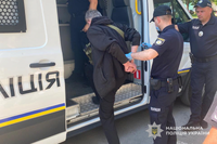 У Чорткові під час застілля чоловік смертельно поранив знайомого: слідчі поліції затримали підозрюваного