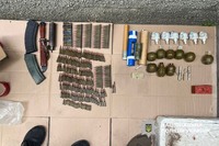 Черкаські поліцейські вилучили у місцевого жителя зброю, боєприпаси, вибухові речовини та наркотики