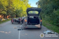 На Кам’янеччині поліцейські встановлюють обставини ДТП, у якій травмувався 73-річний мотоцикліст