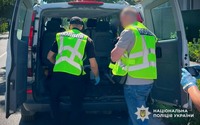 На Полтавщині поліція затримала чоловіка за підозрою у збуті вогнепальної зброї