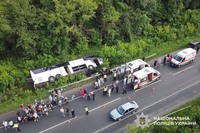 ДТП за участі туристичного автобуса: слідчі поліції відкрили кримінальне провадження