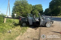 На Камʼянеччині поліцейські зʼясовують обставини ДТП, у якій загинув 45-річний водій