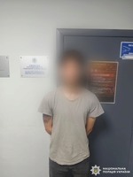 На Вінниччині правоохоронці затримали чоловіка, який за 8 тисяч доларів обіцяв фіктивне бронювання