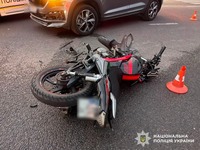 У Кропивницькому поліцейські встановлюють обставини ДТП, у якій травмувався неповнолітній мотоцикліст