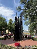Полтавщина пам’ятає: у роковини трагедії вшанували загиблих унаслідок ворожого обстрілу «Амстору» в Кременчуці