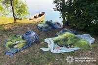 Майже кілометр сіток та до сотні виловлених рибин: у Летичеві водні поліцейські виявили двох браконьєрів