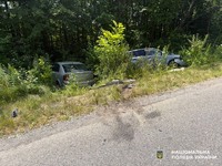 Слідчі встановлюють обставини трьох дорожньо-транспортних пригод із потерпілими