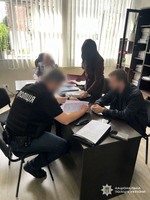25 000$ за фіктивне працевлаштування з правом на відстрочку: на Закарпатті поліція викрила корупційну схему у приватному навчальному закладі