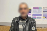 У Хмельницькому поліцейські оголосили підозру чоловікові, який обікрав автомобіль місцевої жительки