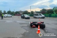 У Старокостянтинові поліцейські встановлюють обставини ДТП, у якій травмувався 41-річний мотоцикліст