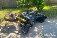 У Хмельницькому поліцейські встановлюють обставини ДТП, у якій травмувався 33-річний мотоцикліст