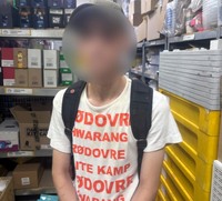 У Запоріжжі поліцейські охорони затримали чоловіка за підозрою у вчиненні крадіжки з магазину