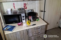 На Золотоніщині поліцейські затримали жінку, яка під час сварки смертельно поранила чоловіка ножем