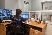 Поліція Сумщини затримала чоловіка за протиправні сексуальні дії щодо неповнолітньої