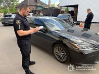 Поліцейські вручили підозри ще чотирьом членам злочинної організації, яка ошукала громадян Латвії на понад 5,5 млн грн
