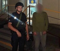 Поліція охорони Одещини затримала чоловіка за незаконне проникнення до аптеки