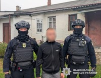 У Прилуках поліцейські затримали підозрюваного у збуті наркотиків