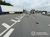 У ДТП на Броварщині двоє людей отримали тяжкі травми: поліцейські повідомили про підозру водію вантажівки
