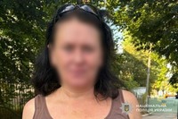 Оперативники розшукали жінку, підозрювану у крадіжці косметики з аптеки