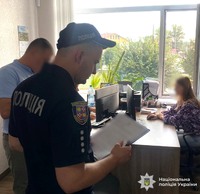 На Вінниччині правоохоронці затримали посадовця під час отримання неправомірної вигоди
