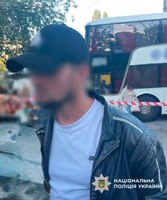 Поліцейські Києва затримали на одній зі столичних автостанцій чоловіка з гранатою