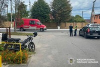 У Старокостянтинові поліцейські встановлюють обставини ДТП, у якій травмувався 55-річний мотоцикліст