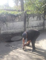 Павлоградські комунальники продовжують облаштовувати каналізаційні пастки для відстеження порушників