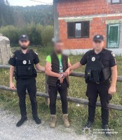 Біля магазину на Хустщині чоловік кинув гранату: поліція затримала зловмисника