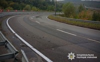 Не впорався з керуванням та зіткнувся з відбійником: поліція встановлює обставини ДТП